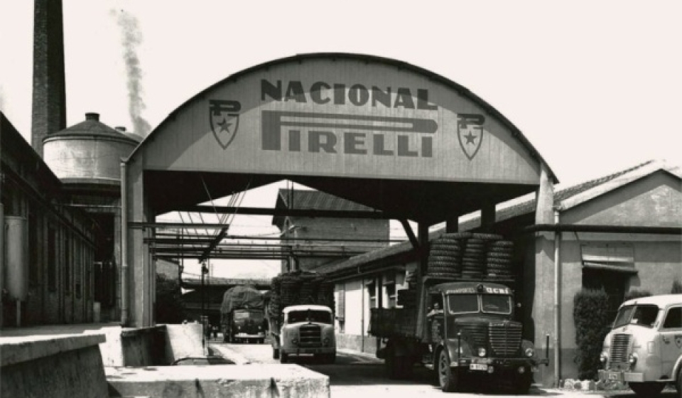 Visites-a-la-Fabrica-Pirelli-600x458